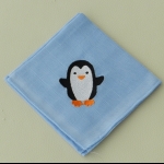 Details: Babytüchlein Pinguin 1
